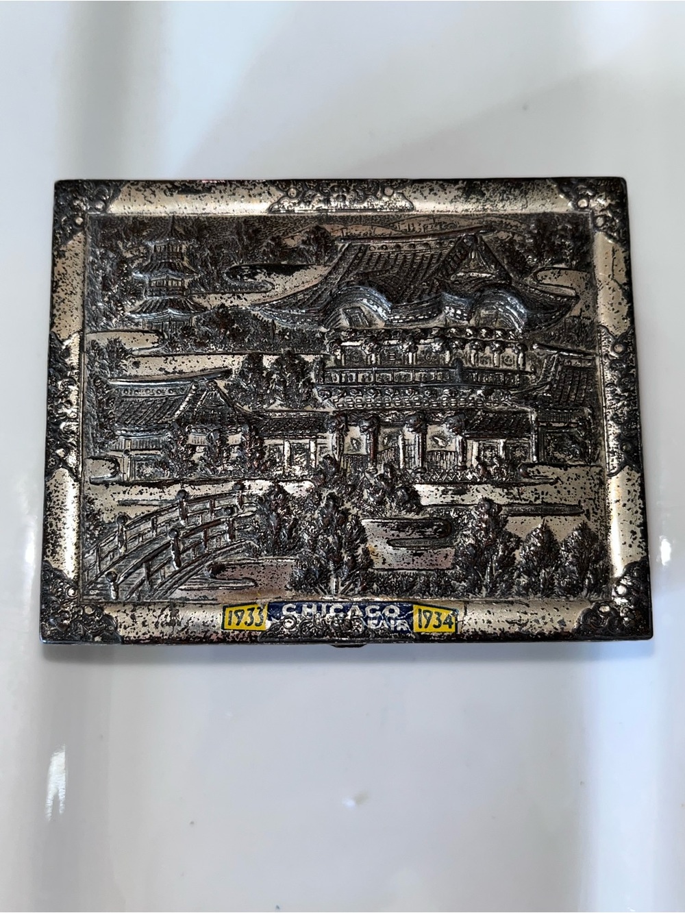 Vintage Metal Compact Case - Silver Finish